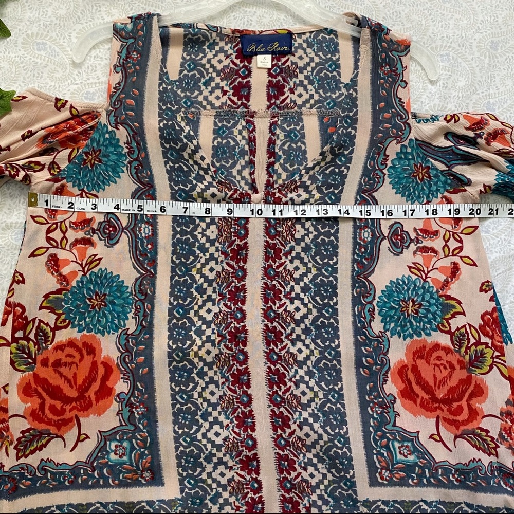 Blue Rain boho cold-shoulder vibrant floral bell sleeve top - Picture 4 of 7